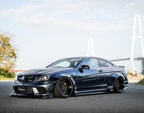 Liberty Walk改裝奔馳C63 AMG跑車