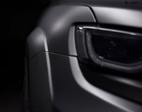 內(nèi)衣模特Superglued秀俄羅斯吉普大切諾基