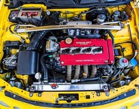 改裝版姜黃色2000謳歌Integra Type R