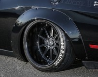 Liberty Walk展示新道奇Challenger套件