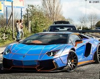 Liberty Walk改裝900bhp蘭博基尼Aventador