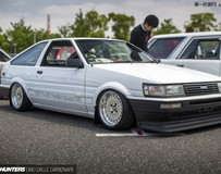 極簡(jiǎn)主義的白色AE86 Levin