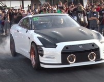 Alpha G日產(chǎn)GT-R打破1/4英里的世界紀錄