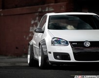 ECS推出大眾高爾夫V GTI碳纖維擋泥板耀斑套件