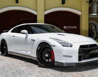 2015年日產GT-R黑色版改裝R10 Strasse Wheels輪轂