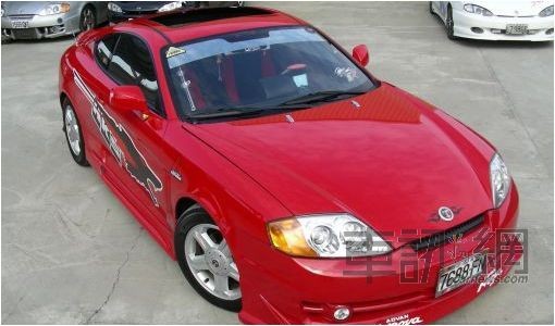 红色Hyundai Coupe改装双增压